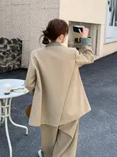 カーキ色の上品なデザイン！デニム切替カジュアルブレザーとワイドパンツ（セットアップ対応）