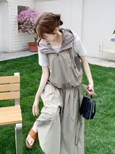 カジュアルなワークスタイル フード付きベスト【感あるワイドスカートパンツ・夏用】（セットアップ対応）