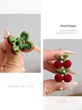 フロッキー仕上げのチェリー小型ヘアクリップ【プリンセススタイル・サイドクリップ・ルーズハーフアップ】