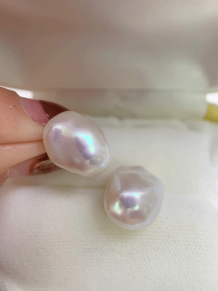 バロック天然淡水パールピアス【極彩色・ファッショナブルなデザイン】