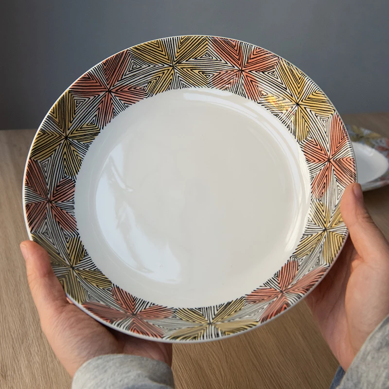 カラフルなラインデザインの陶器深皿：一人暮らし向けシンプルで洗いやすいオーバル型プレート