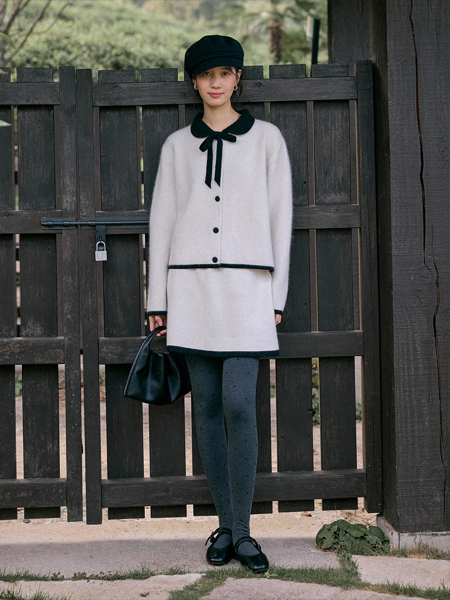 キャミソール付きボーダーデザインショートカーディガンの冬用コーデ選び方
