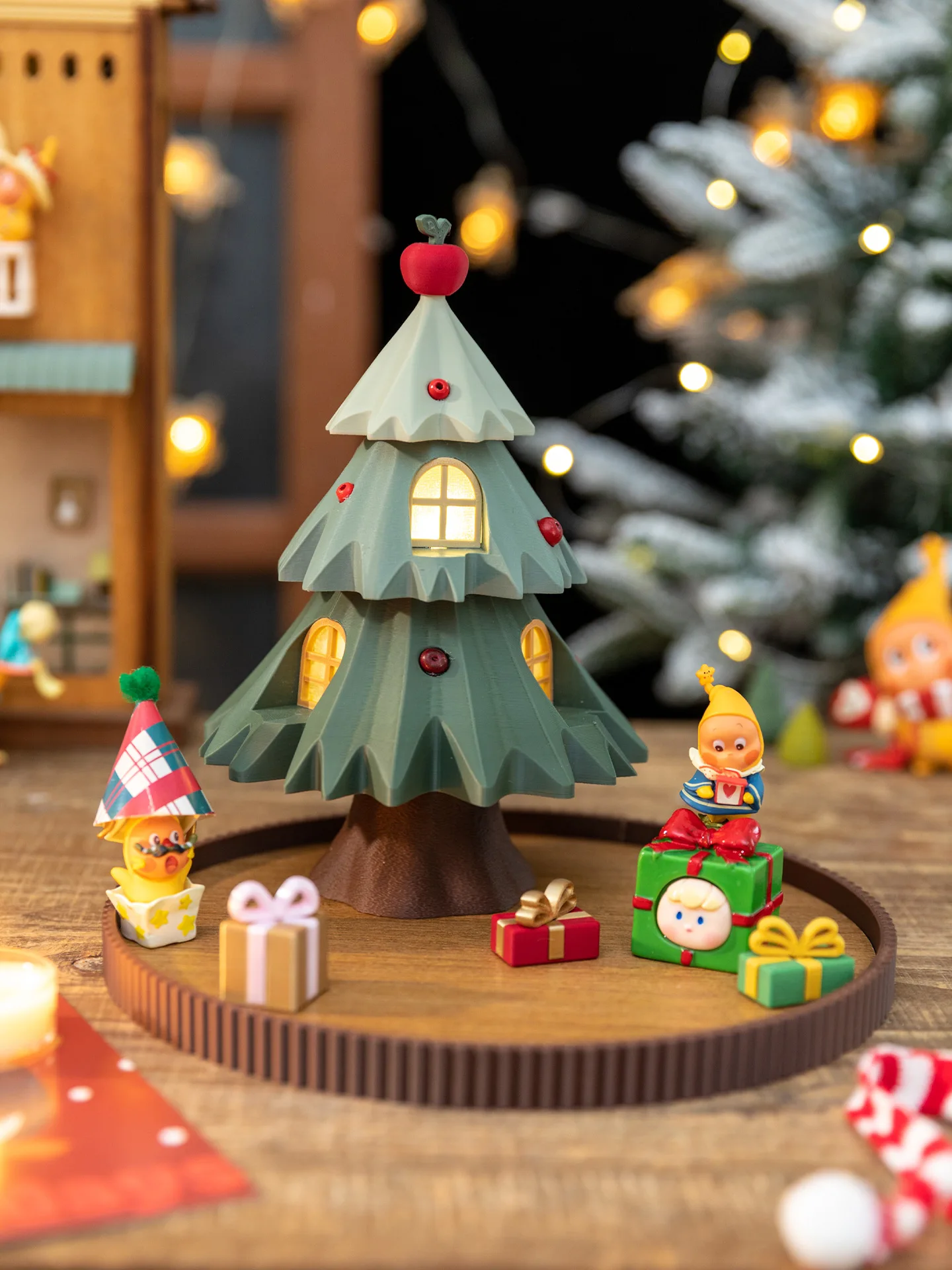 ミニアートクリスマスツリー装飾品：子供向けギフトとしての実用性とデザインのバランス