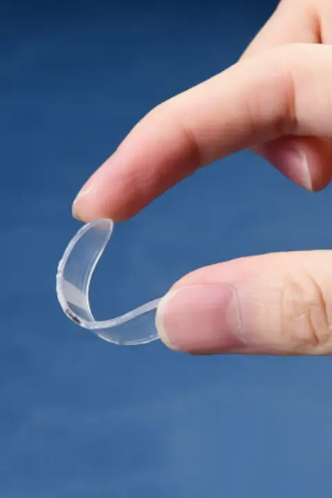快適な着用感！防水仕様のシリコン製耳貼り【異物アレルギー対応・顔を引き締める効果】