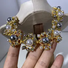 華やかなデザイン！ジルコニアとパールのリーフ型イヤリング＆ネックレスセット【秋冬用・パーティー・ドレスアップ】