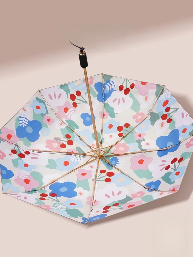 アウトドア用品で最も人気のあるアイテムはどれ？晴雨兼用の折りたたみ傘が選ばれる理由とは