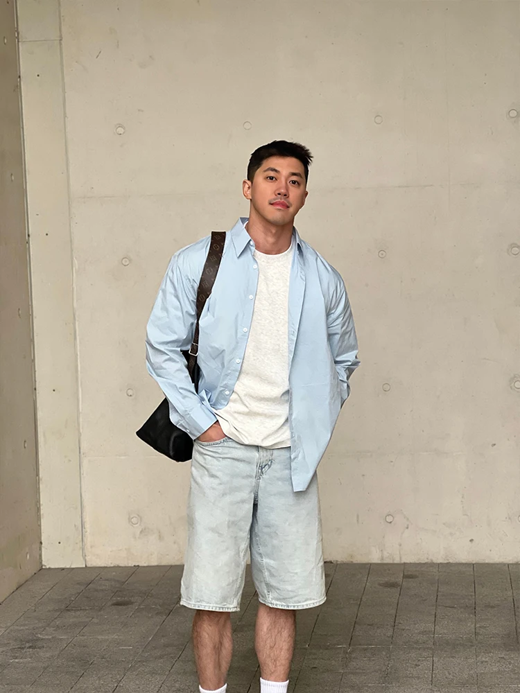 40代メンズのカジュアルスタイルに合う、ゆったりシャツの選定ガイド