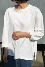 白色のゆったりした長袖Tシャツ【コットン・重ね着対応・カジュアルスタイル】（セットアップ対応）