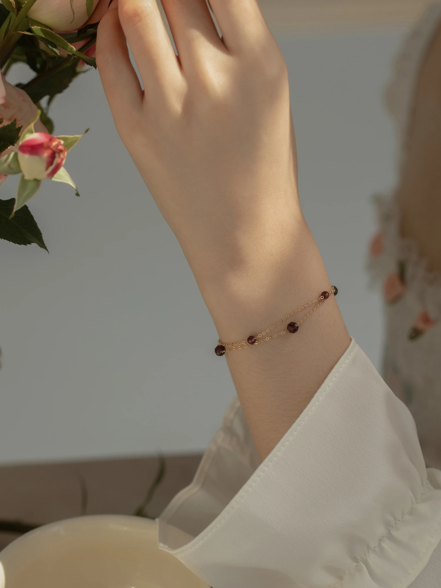 14kゴールドメッキのレトロブレスレット：ルビー色二重デザインの実用性と価格解析