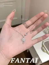 星形のクリスタルペンダントネックレス【エレガントデザイン・ロックチェーン・大人の女性向け】