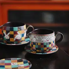 手描きデザインの陶器製カフェマグ【レトロスタイル・高級感】