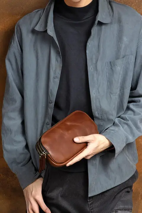 レトロデザインの本革メンズハンドバッグ【牛革・ショルダー・斜め掛け・お財布ポケット付き】