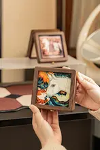 インテリアに最適！馬形デザインの木製金条収納ボックス
