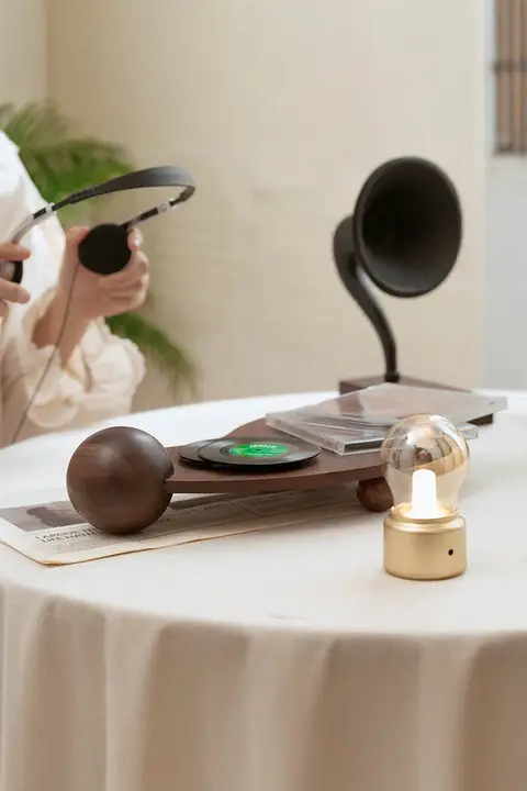ブラックウォールナット製レコード収納ラック【デスク用・CDディスプレイ・多用途】