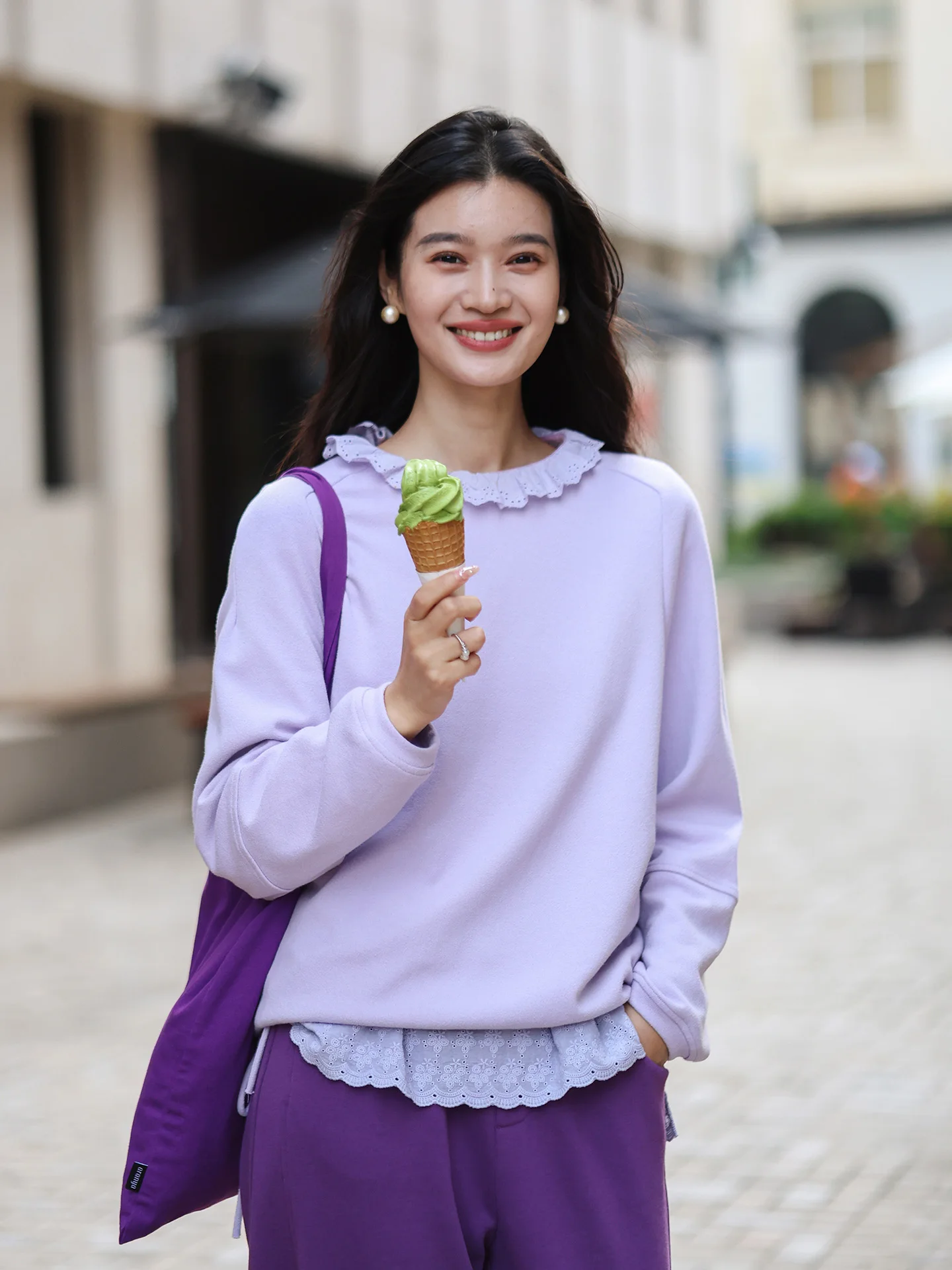 大人可愛い服 50代コーデの完全ガイド｜リボンニットで自然な可愛さを実現