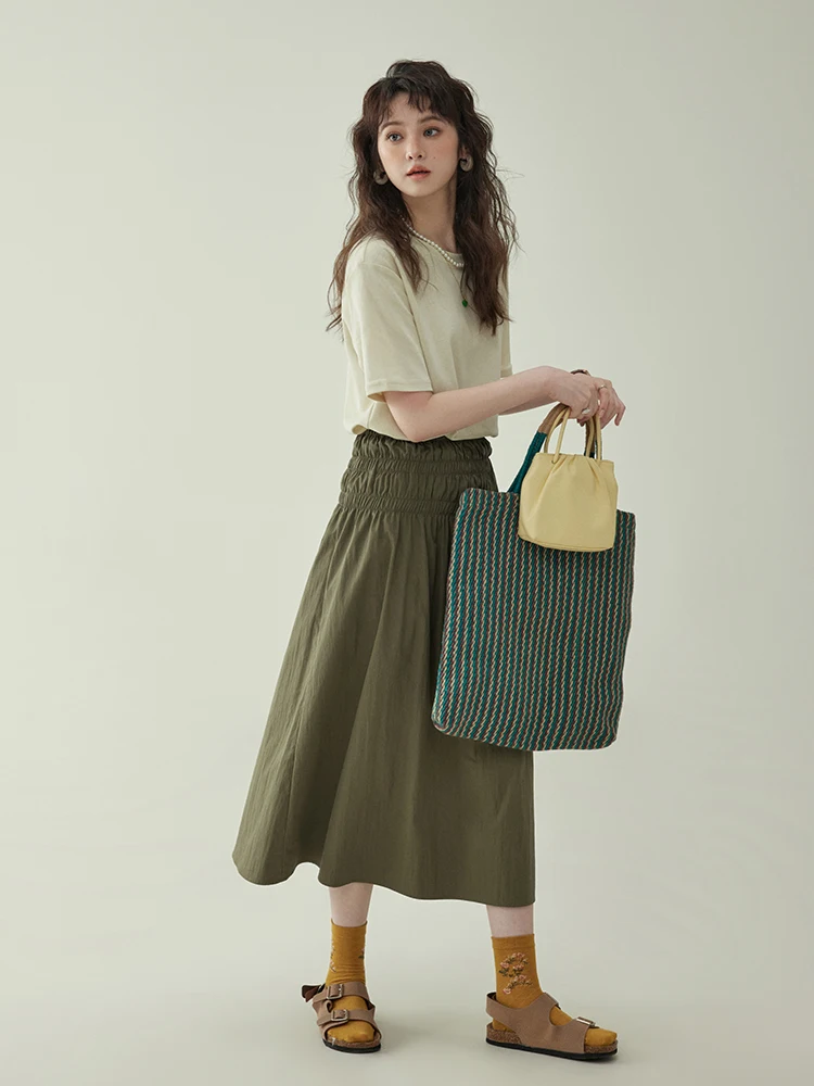 大人可愛い服 40代コーデの完全ガイド｜無地Tシャツで心のリズムを整える
