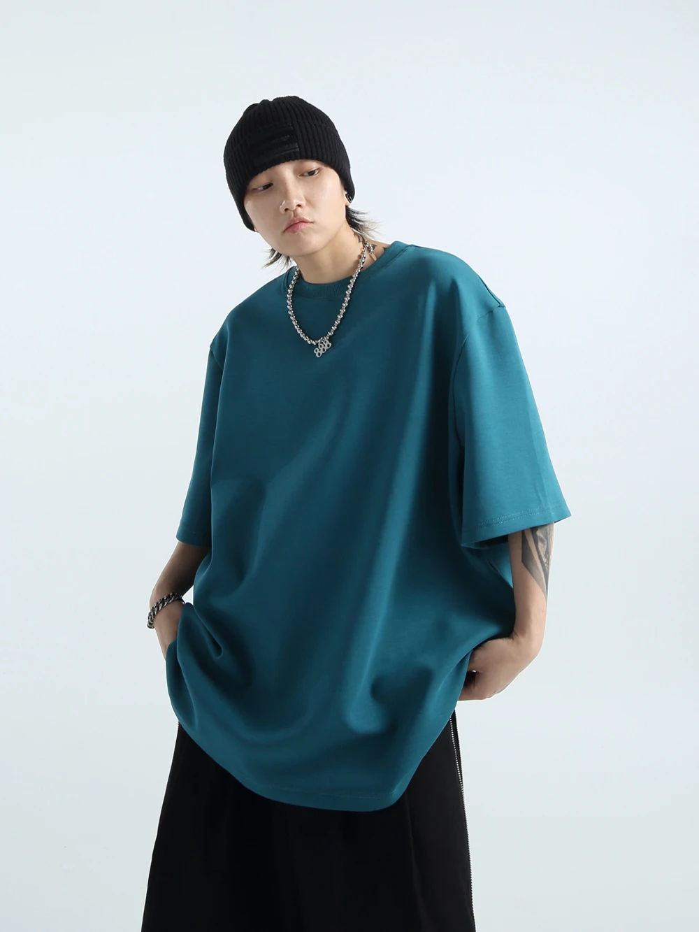 春コーデ メンズ 完全ガイド：エアリーコットンTシャツの選び方とシーン別活用法