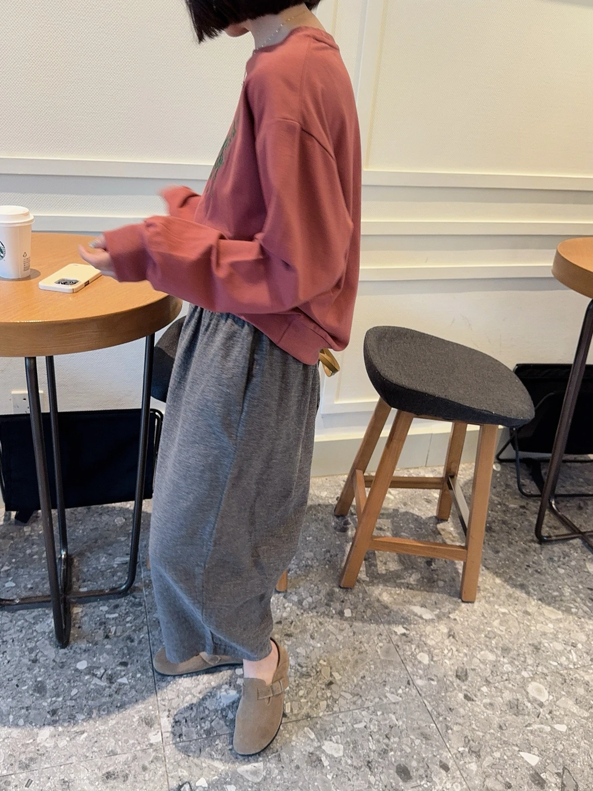 グレースウェットパンツを着るなら、どうやってコーデを組むべき？