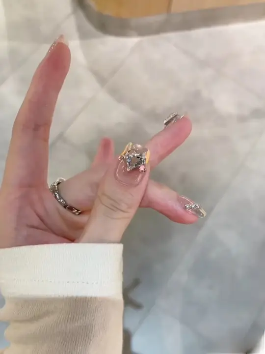 秋冬にぴったりな華やかネイルシール【妊婦も使用可能】
