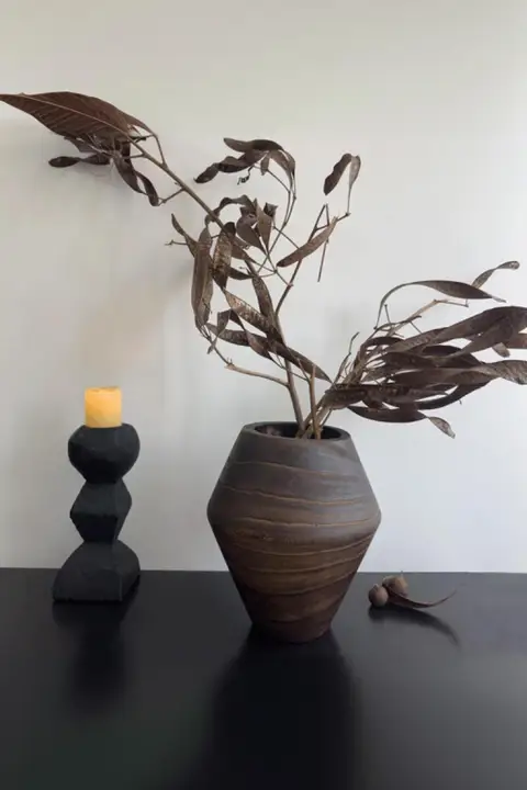 花器 花瓶 フラワーベース 木製 桐材 卓上インテリア 侘び寂び 和モダン リビング 茶室 民宿 上品 おしゃれ
