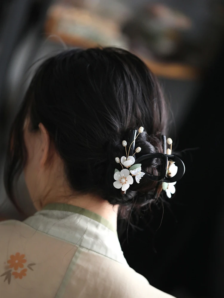 新中式シャーククリップ：古風お団子ヘアに最適なセンスあるアクセサリー