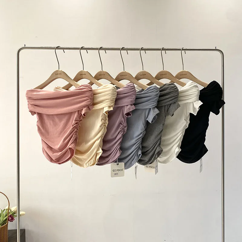 ショートスリーブtシャツで失敗しない選び方は？ぎざぎざデザインのオフショルダーシャツが夏の着こなしを救う