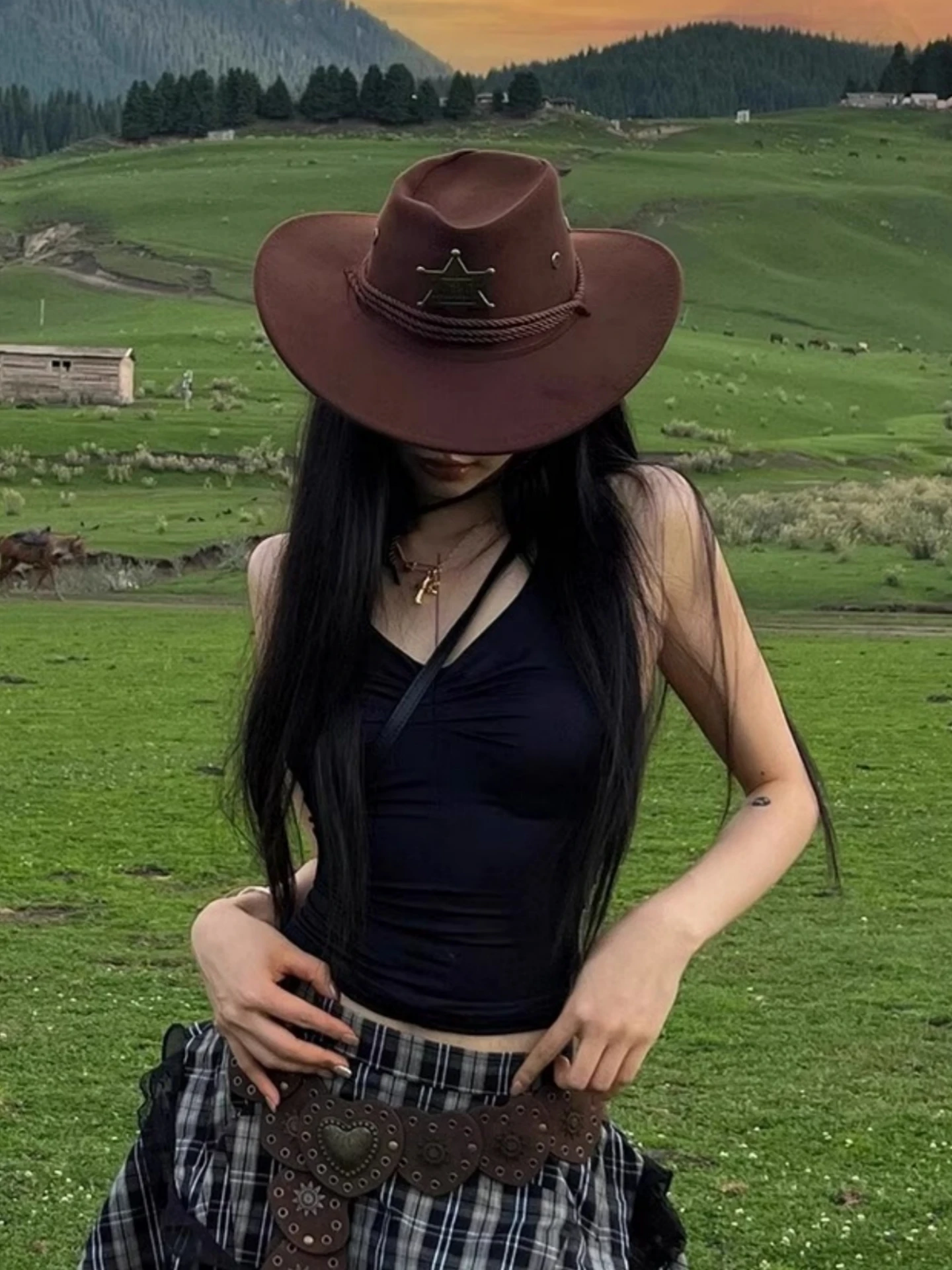 hard west にふさわしい夏のハットは、どう選ぶ？