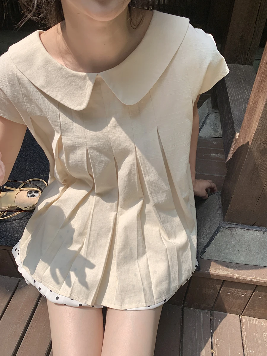 サンダルに靴下を合わせる際の最適なスタイル：夏用薄手ソックスの実用性とシーン別対応