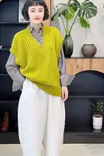 洗練されたデザイン！Vネックニットベスト【通勤・ゆったりしたシルエット・単色】