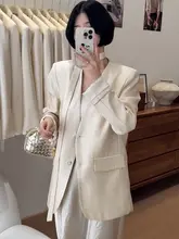 したデザインの白無地 ノーカラージャケット【春秋用・ゆったりシルエット】