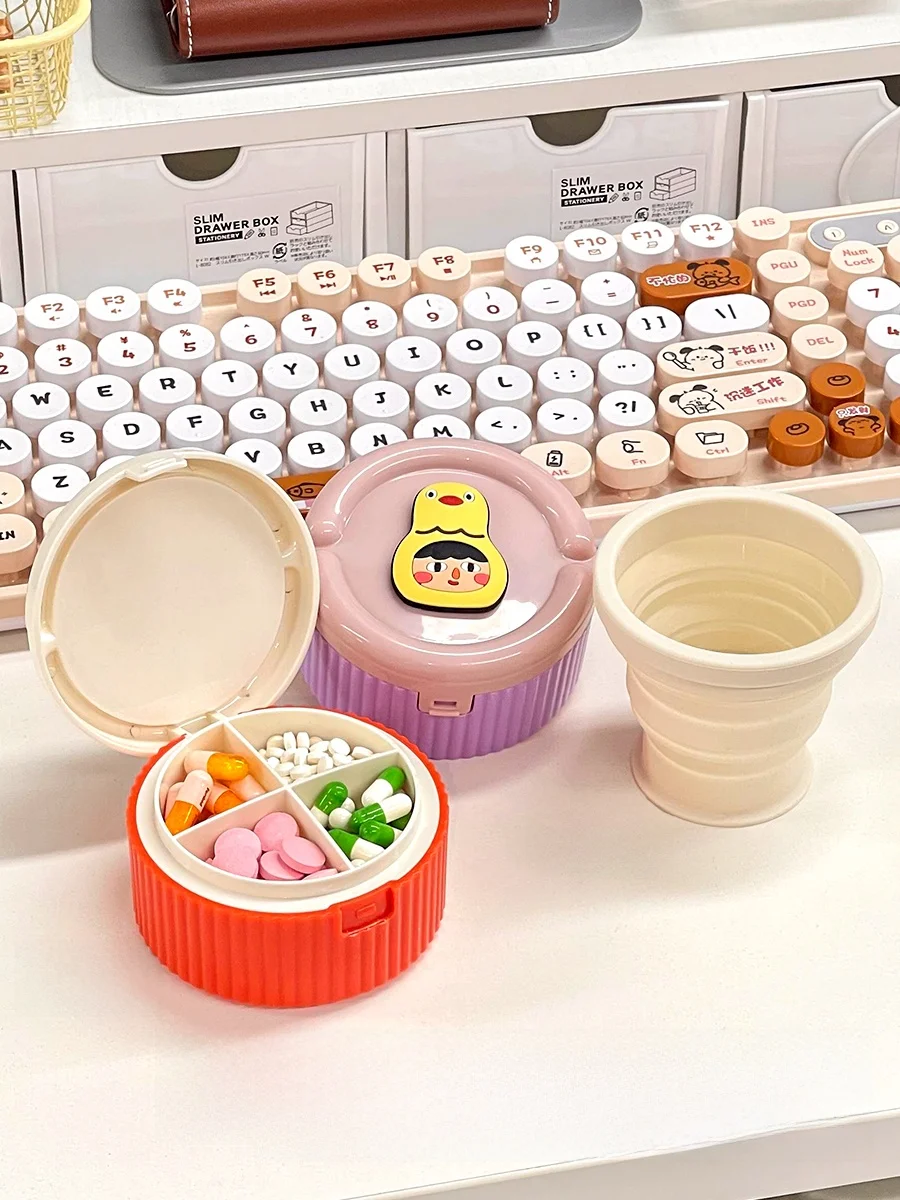 携帯用薬分配ボックス：折りたたみ式で高齢者向けの薬管理を実現