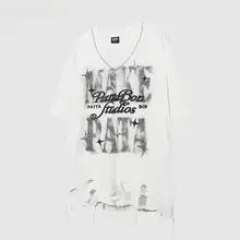 オーバーサイズのラウンドネック半袖Tシャツ【ユニセックス・デザインダメージ・ストリートスタイル】