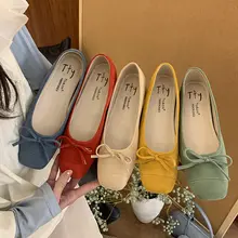 内増高デザインの浅口赤色女性用バレエシューズ【一足で簡単着用・ファッション】（セットアップ対応）