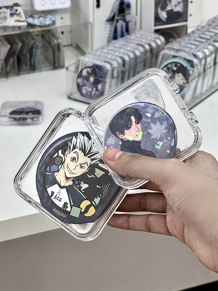 アクリル製バッジ収納ボックス：防塵密封で推しグッズを透明に保護・展示