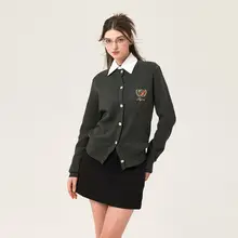 刺繍入りグレー ニットカーディガン【女性用・秋冬・短丈・カジュアル】