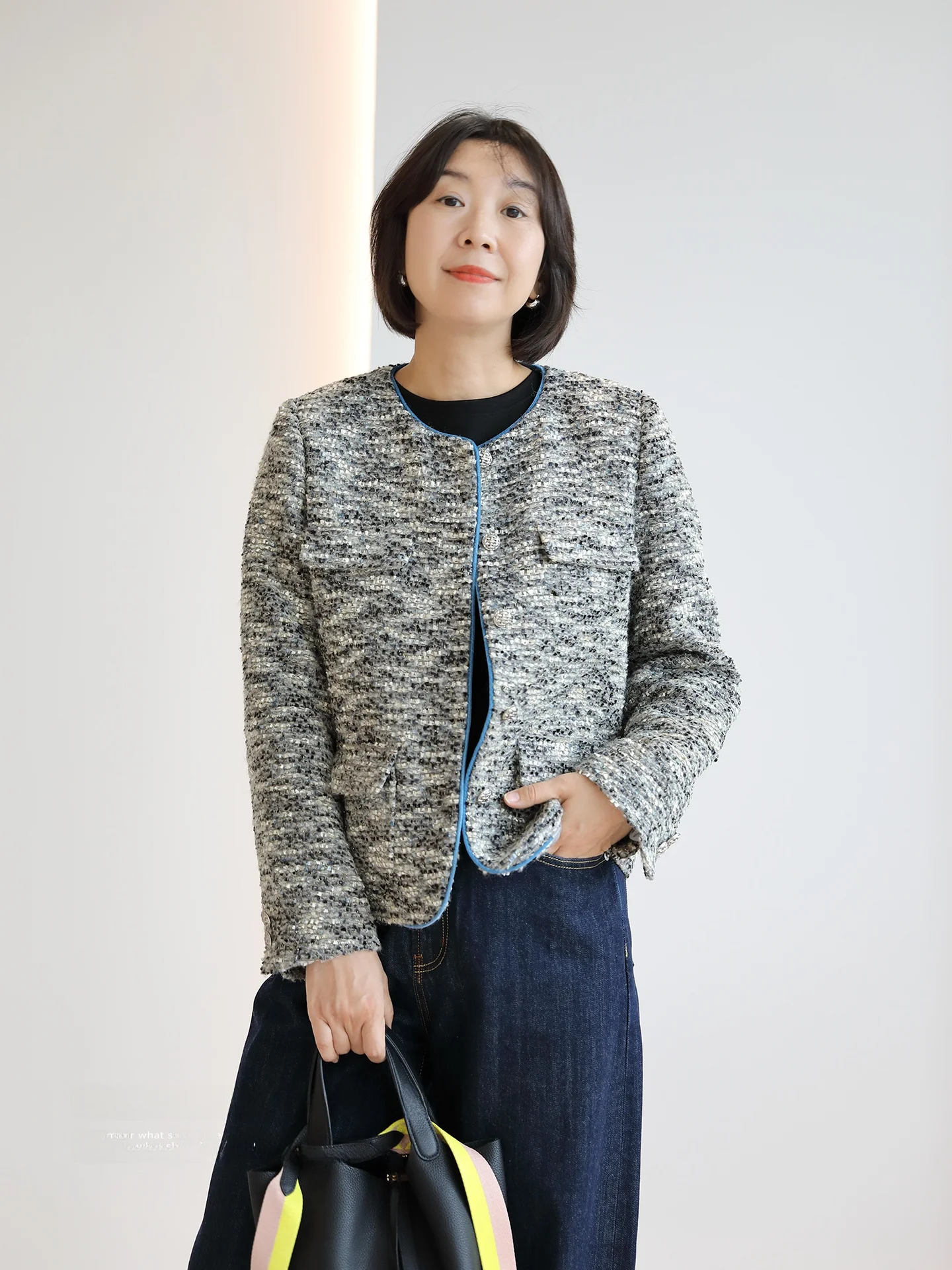 グレージュの服は本当に上品なのか？その本質と、日常に取り入れるための3つのポイント