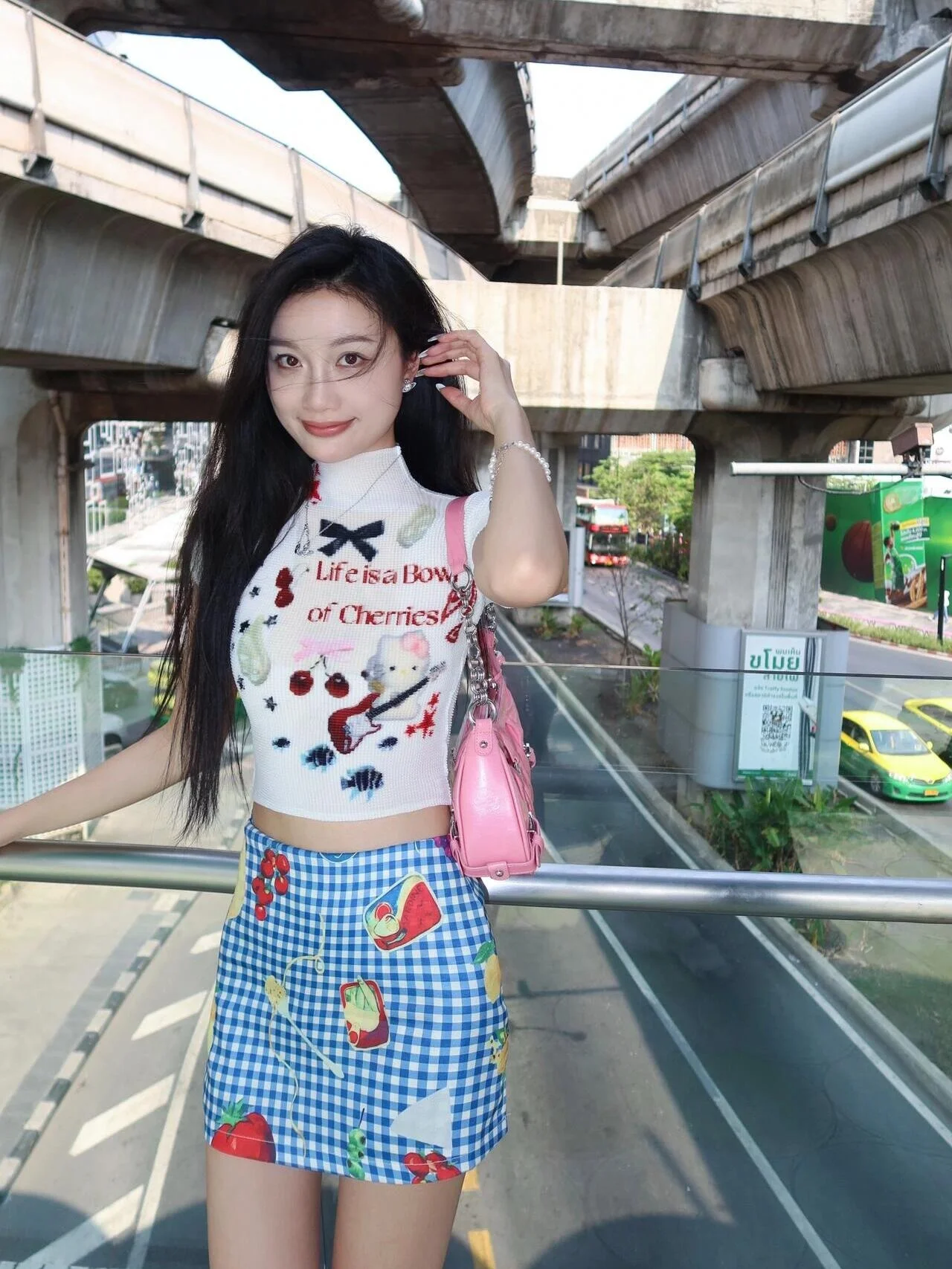 20代の夏に欠かせない「きれいめストリート」は、チェック柄のリネンミニスカートで決める？