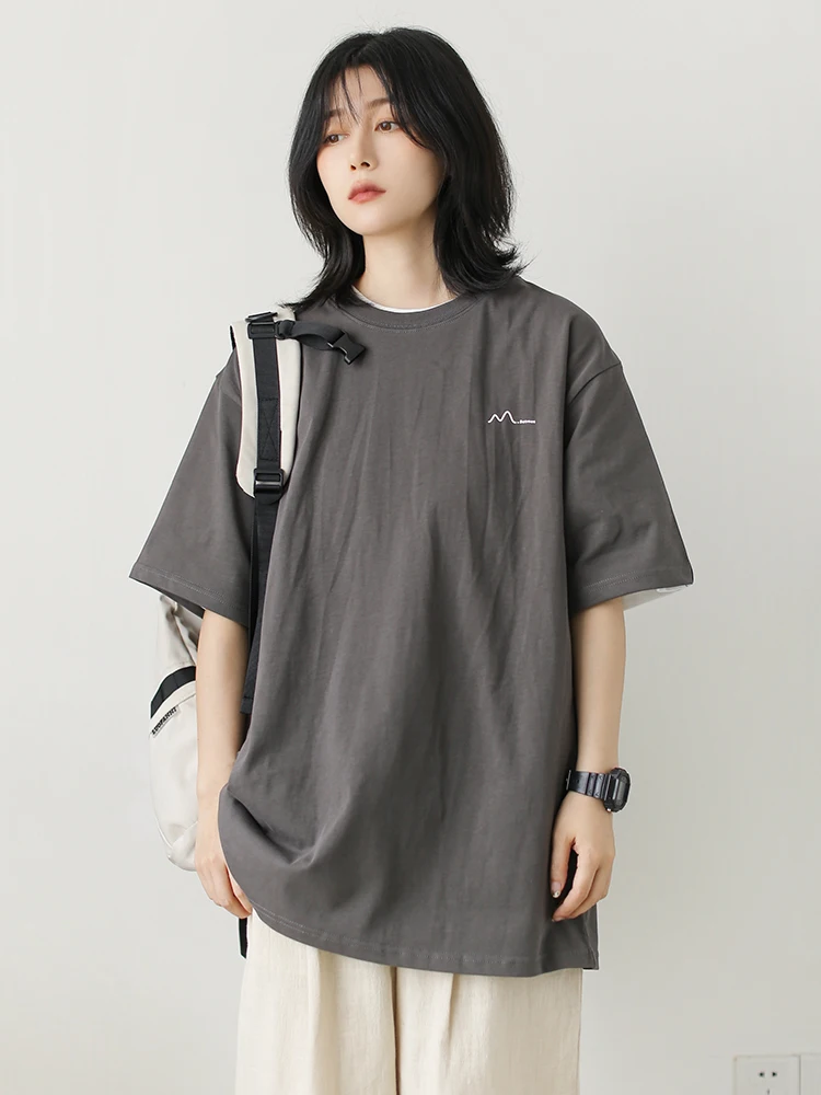 大人可愛い服 50代コーデの完全ガイド｜キャメルTシャツで実現する自然な可愛さ