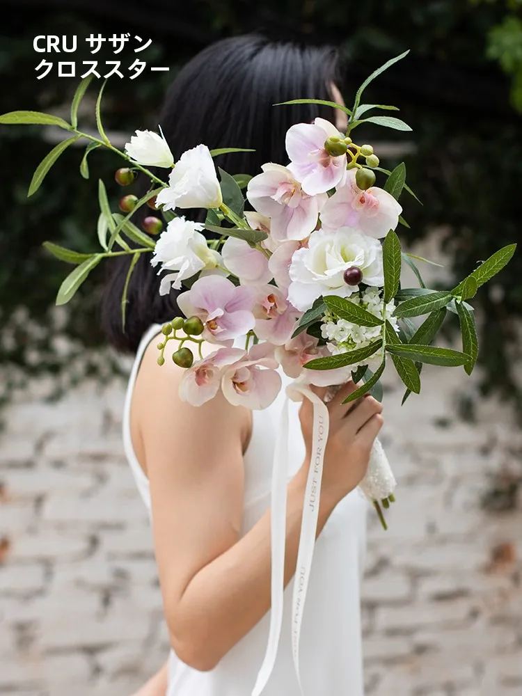 結婚花束を選ぶときに、何が本当の「高級感」を生み出すのか？