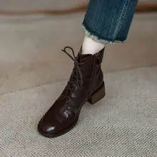トレンドのレディースレースアップショートブーツ【ソフトラムスキン・太ヒール・英倫風】