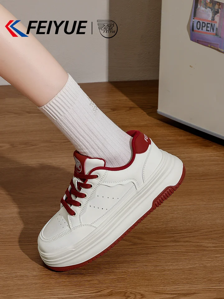スニーカー レディース ホワイト レザー 通気性 厚底 カサ上げ 秋「feiyue」