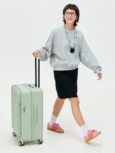 スタイリッシュな大容量キャリーバッグ【パスワードロック・学生向け・旅行用】