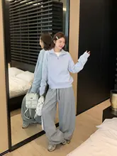 ハーフジップタートルニットセーター【刺繍デザイン・フィット・春秋用】