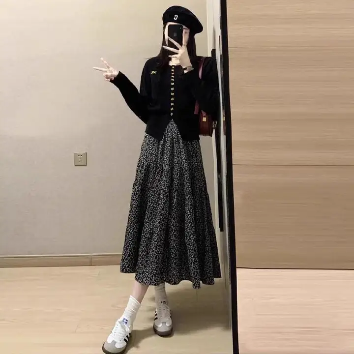 黒の花柄ケーキスカート【ハイウエスト・中長丈・エレガントなデザイン】