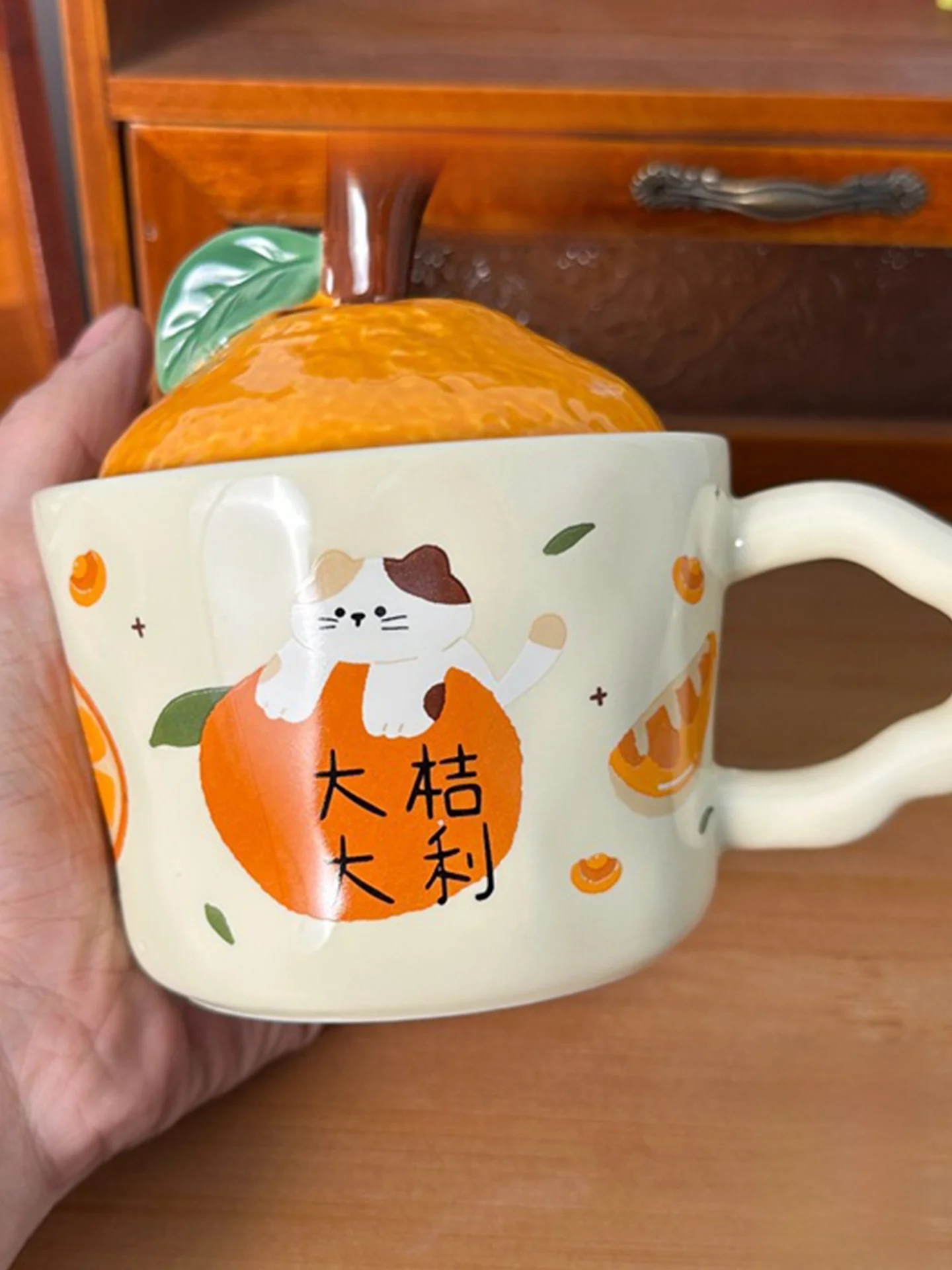 茶色 オレンジ は本当に似ている色なのか？その違いと、使えるシーンを知る