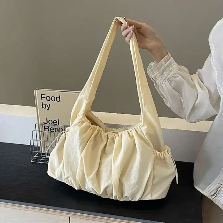 女性用フリルデザインの雲のようなトートバッグ【軽量・大容量・通勤用】