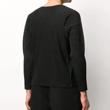 シンプルなデザイン！長袖ストレッチTシャツ【メンズ・ラウンドネック・ゆったりシルエット】