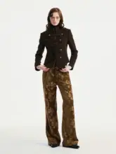 花柄デザインのストレートパンツ【ブラウン・プリーツ】