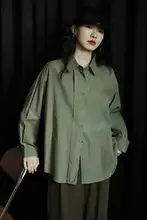 レトロなデザインの長袖シャツ【シンプル・秋用・女性】