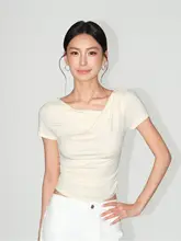 不規則デザインの斜めショルダー短袖Tシャツ【ウエストシェイプ・ラッセル素材】